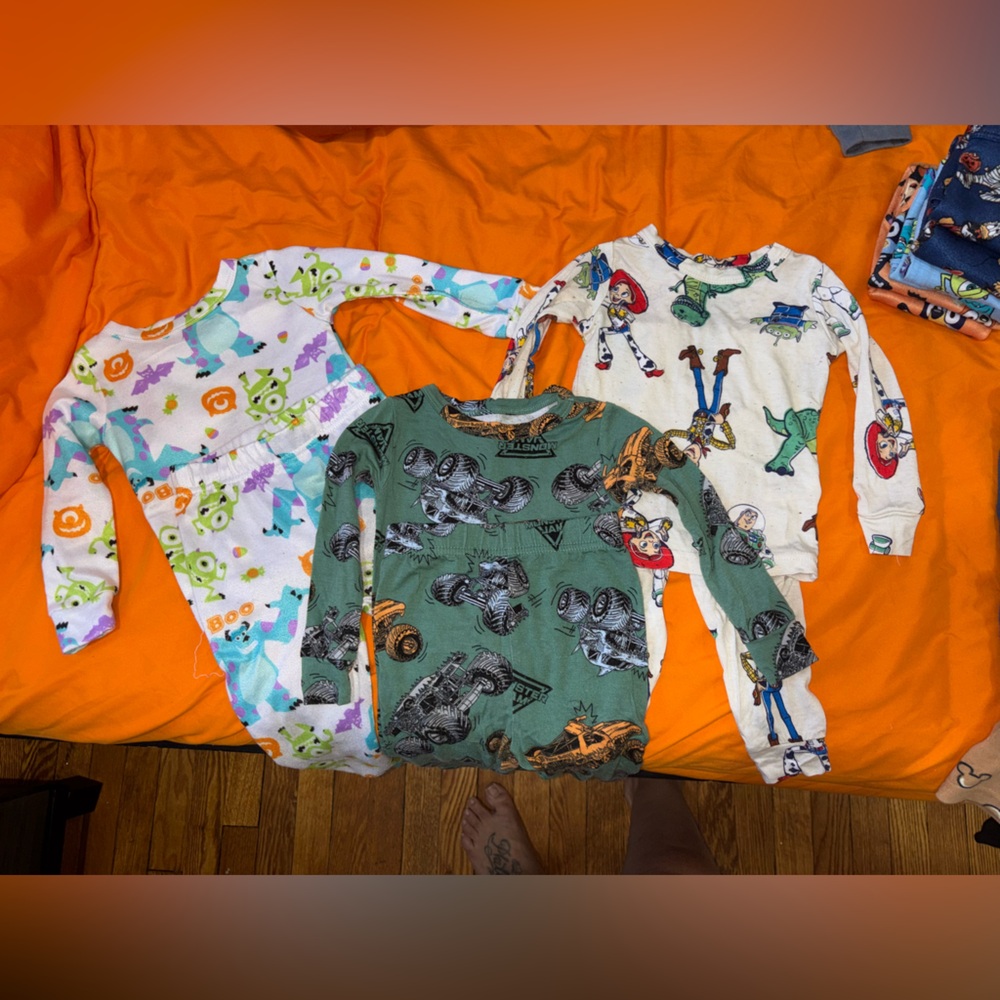 Disney Kids Pajama Sets - White, Green, Orange